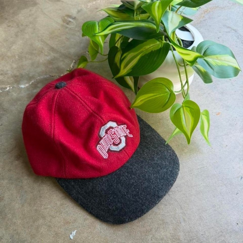 vintage Ohio State University red and black fitted wool hat